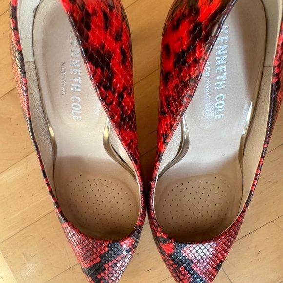 LIke New Kenneth Cole Riley Red Snakeskin pumps, 7.5.  G966 - Picture 5 of 8